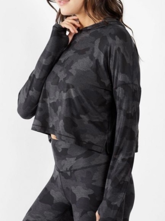 Yogalicious Tops - NWT Women’s Yogalicious Lux Black Camo Cropped Hooded Long Sleeve Shirt Size XL